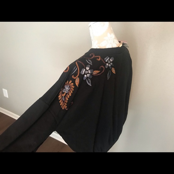 NWT Chelsea & Violet beaded pullover! - Picture 4 of 6